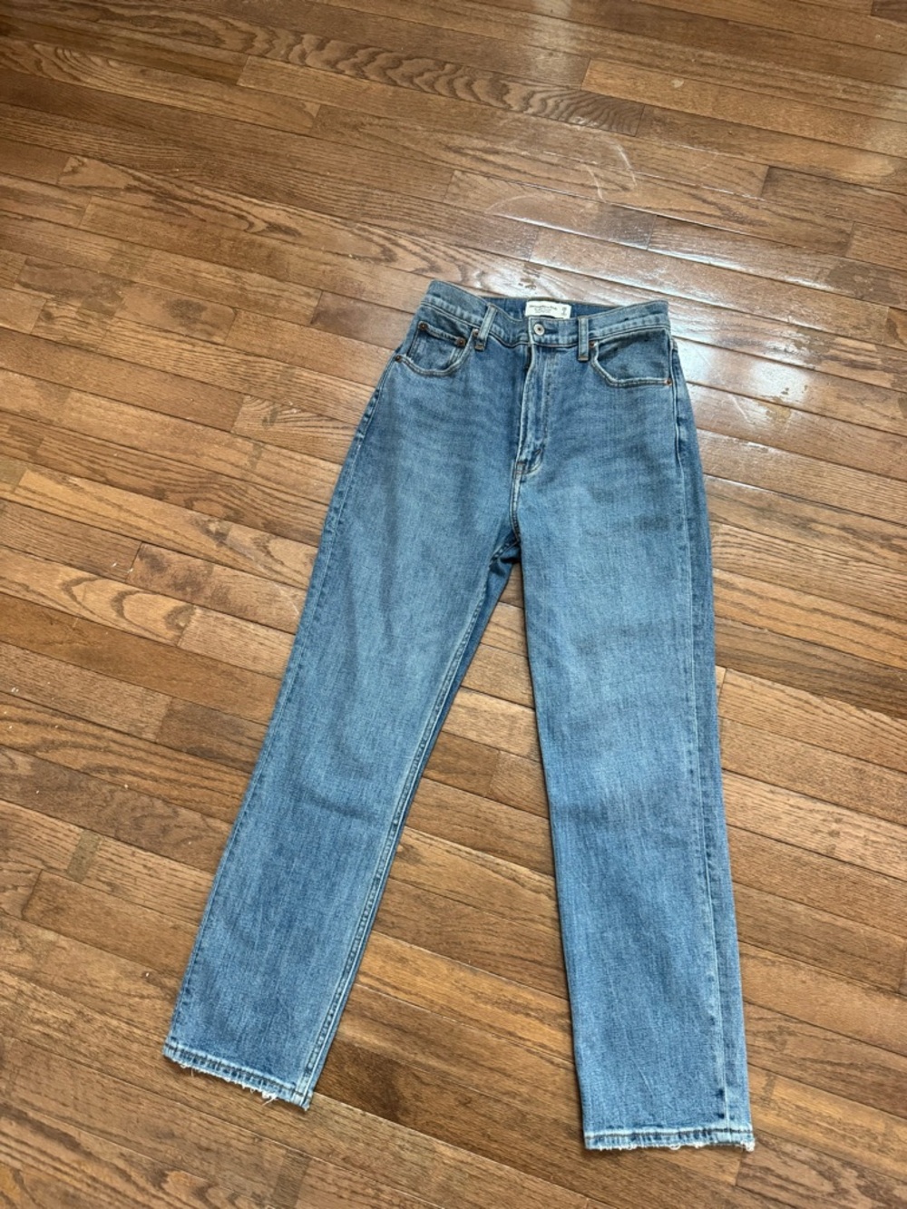 NWOT Abercrombie & Fitch The Ankle Straight Ultra High Light Blue Jeans